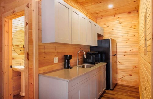 Bethlehem Cabin | Cedar Select – Cozy Cabin Townhouse