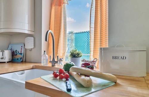 Mappowder Cottage | Maple Cottage - sleeps 4 guests in 2 bedrooms