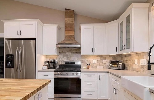 Cabarrus County House | Charming 2-bedroom barn with WiFi, AC in awesome Midland
