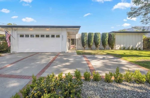 Sunland-Tujunga House | Wexford Hills Poolside Haven Backyard, BBQ