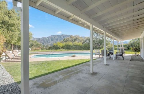 Sunland-Tujunga House | Wexford Hills Poolside Haven Backyard, BBQ