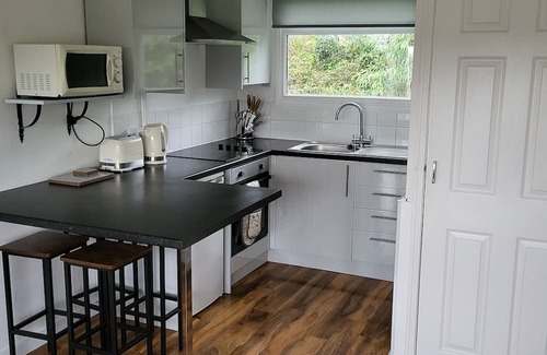 Kilkhampton Cabin | Bright and spacious 2 bedroom holiday lodge. Free wi-fi and pet friendly!