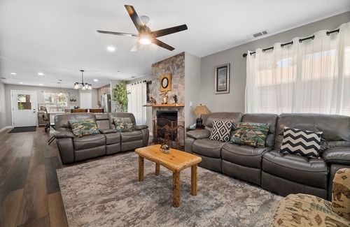 Peter Pan Cabin | Charming 3-bedroom cabin with WiFi, AC in lovely Big Bear