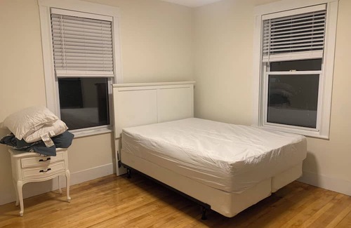 Everett Apartment | Spacious 3-bedroom apartment with WiFi, AC in amazing Everett