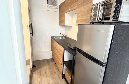 United Central Apartment | Tiny Studio Apartment Near St. Pete’s Vibrant Grand Central District