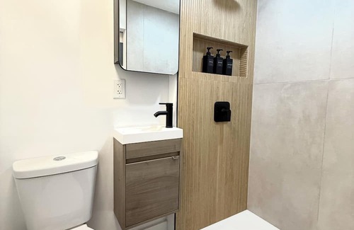 United Central Apartment | Tiny Studio Apartment Near St. Pete’s Vibrant Grand Central District