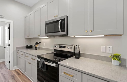 Sylva Condo | Mountain Hideaway, Grill, and Sunset Views!