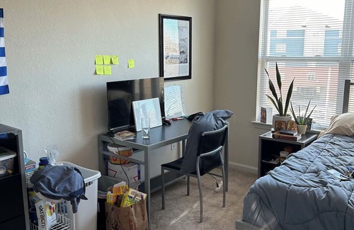 Athens Apartment | Cozy 1-bedroom apartment in Athens with AC, WiFi, fitness room, and a pool!