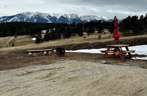 Fishtail RV Rental | Mystic View RV Site - Mountain Views - Pet Friendly