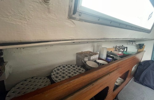 Trentemoult Boat Rental | For rent - Accommodation on the water - Cosy boat in Nantes - Sailboat Trentemoult