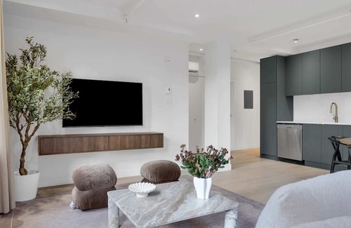 Cite Multimedia Apartment | Mercer-1 Bedroom Corner unit-Free parking
