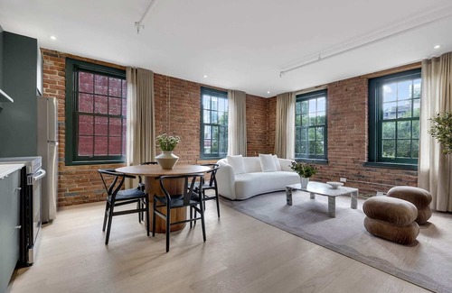 Cite Multimedia Apartment | Mercer-1 Bedroom Corner unit-Free parking
