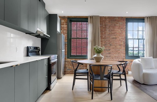 Cite Multimedia Apartment | Mercer-1 Bedroom Corner unit-Free parking