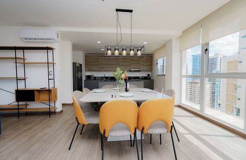 San Francisco Apartment | Luxury 3BR apt with Cityview free parkingandbalcony