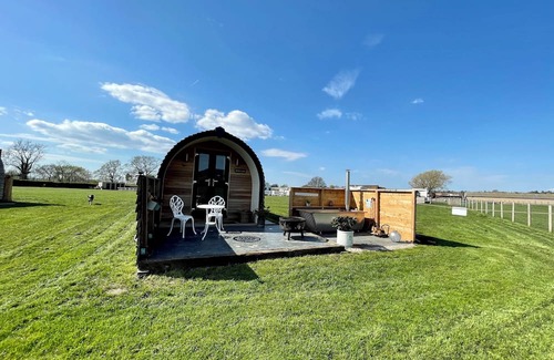 Rhuddlan RV Rental | An idyllic rural setting on a working farm only a short walk to the village!