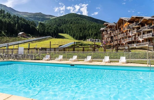 Les Orres Apartment | Cosy apartment overlooking the slopes