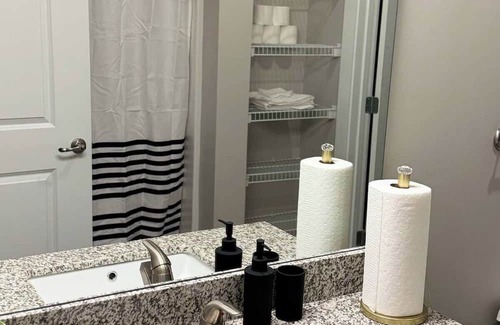 Church Street Apartment | Cozy Apartment Near the Airport