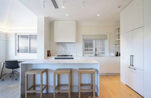 Darling Point Apartment | 3BR Entire Lvl Penthouse with Views Darling Point