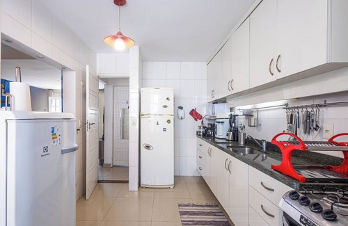 Copacabana Apartment | Penthouse Retreat with Jacuzzi & BBQ | Heart of Copacabana!