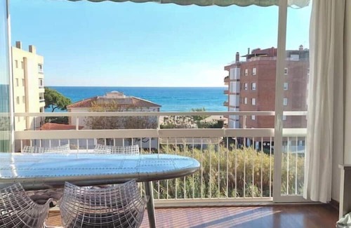 Caldes d'Estrac Apartment | Ocean views and garage near BCN orange