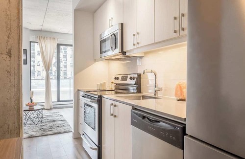 International District Apartment | Old Port-100 Walkscore