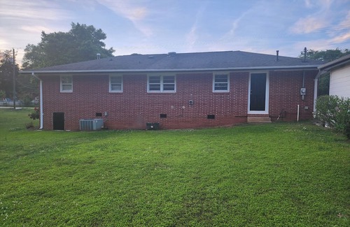 Covington House | Charming brick ranch on 1.28 acres near downtown Covington, GA,