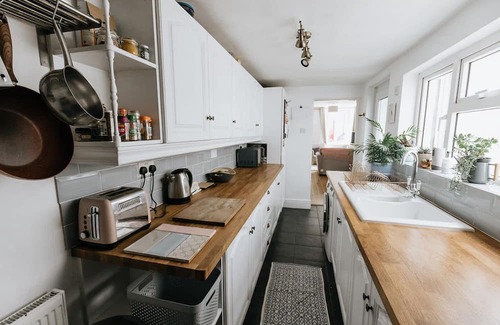 Newland Near Ulverston House | Cosy Ulverston Cottage with Log Burner & Garden