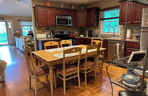 Baiting Hollow House | Walk to beach in this charming home with ac and wifi