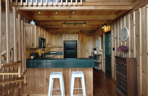 Six Mile Ski Chalet | THREE-LEVEL LAKEFRONT DESIGNER CHALET: ONLY 9 MILES FROM CLEMSON! Wi-Fi/AC