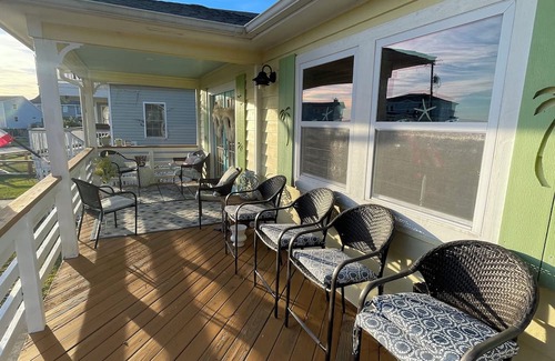 Colington House | "Semi-soundfront beach cottage with beautiful water views and pool access!