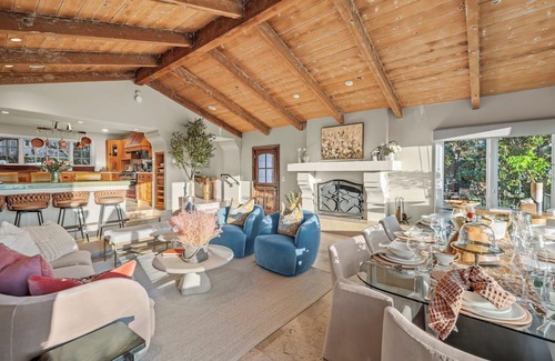 Del Monte Forest House | Pebble beach secret golfers retreat with hot tub and gym LX92