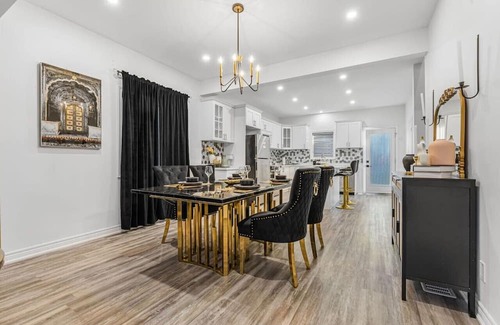 Niagara Falls Apartment | Stylish *NEW* 2BR Suite| 2.5Baths | Close to Falls