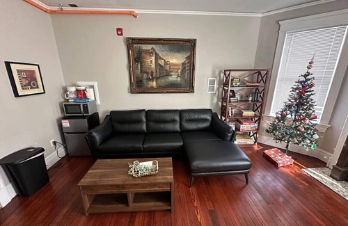 St. Charles Historic District House | 1st Capitol Mansion - Suite 302