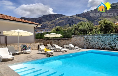 Capaci Apartment | Maiolica Apartment - Apartment with pool near the sea