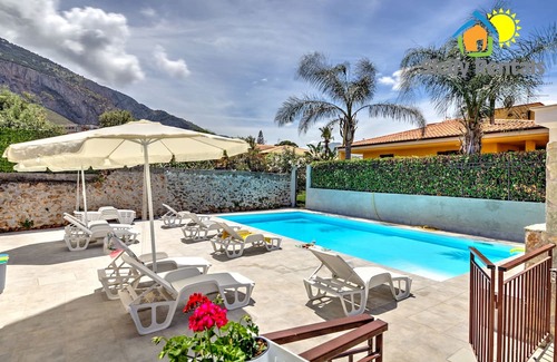 Capaci Apartment | Maiolica Apartment - Apartment with pool near the sea