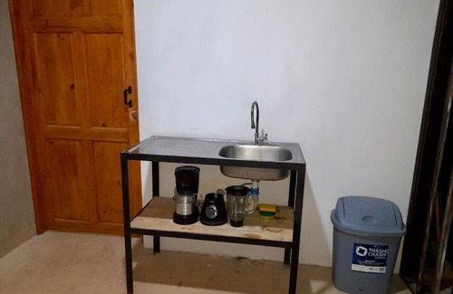 Jaco Apartment | Gated Parking, 7min to beach, A/C Wi-FI