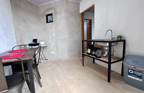 Jaco Apartment | Gated Parking, 7min to beach, A/C Wi-FI