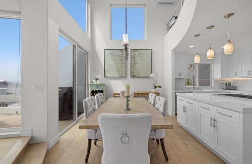 Gas Lamp Section House | Stunning 4 story Manhattan Beach Sand Section Home