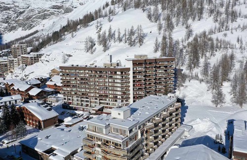 Val-d'Isere Apartment | Cozy studio for 4 with balcony and wifi in Val-d'Isère