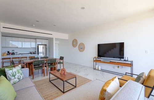 El Medano Ejidal Condo | 3 BD Penthouse: Jacuzzi & BBQ Near Medano Beach