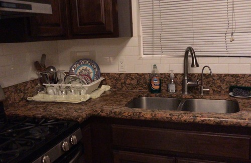 Alhambra House | Charming 2 bedroom house in quaint Alhambra with AC, WiFi
