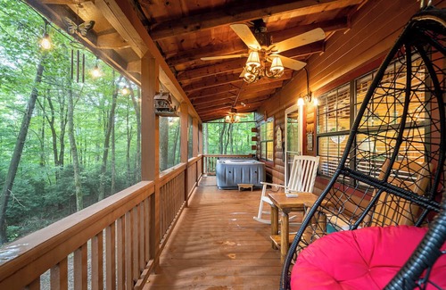 Blue Ridge Cabin | Super Cute Cabin with easy drive