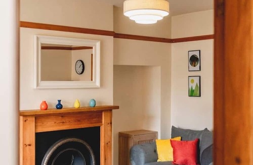 Birmingham House | Erdington, M6 Junction 6 - Drive- 3 bed- 5 singles