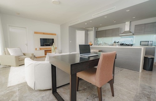 Campo Alegre Apartment | Exclusive and luxury 1BR with balcony in Yoo Panama