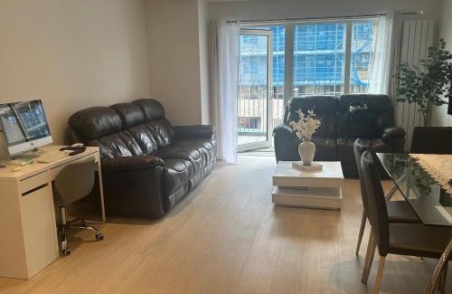 Cheshunt Apartment | room with private bathroom