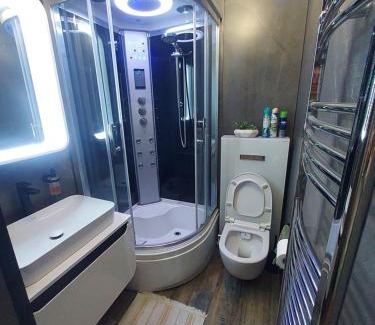 Gravesend Other | Luxury room in Gravesend