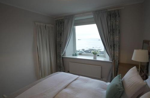Eyemouth House | Beach front retreat with stunning views!