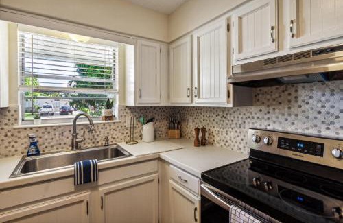 Stuart House | Coastal Comfort- 3BR House in Stuart City home