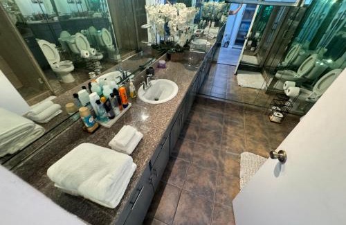 Hollywood Hills West Apartment | Amazing Large 2 Bedroom West Hollywood Apartment