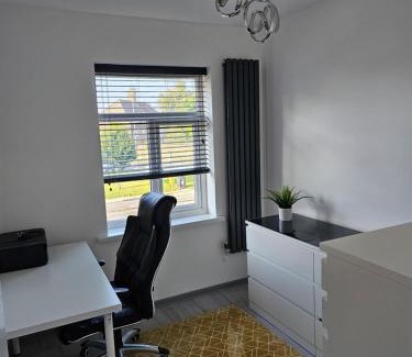 Huyton Apartment | 180 woolfall heath avenue